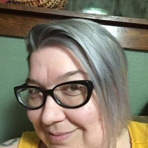 Meet your Posher, Monica